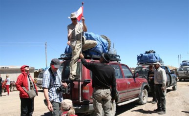 Nasz jeep z bialo-czerwona