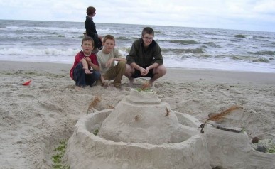 OSTROWO 2006 KOLONIA LETNIA W OSTROWIE KOŁO JASTRZĘBIEJ GÓRY